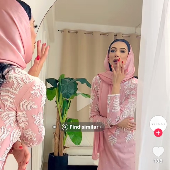 PASTEL PINK PEARL LONG SLEEVE MERMAID DRESS - Picture 7 of 8